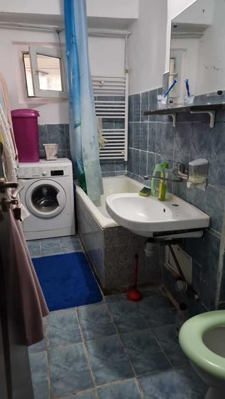 Apartament cu 3 camere decomandat în Ferentari