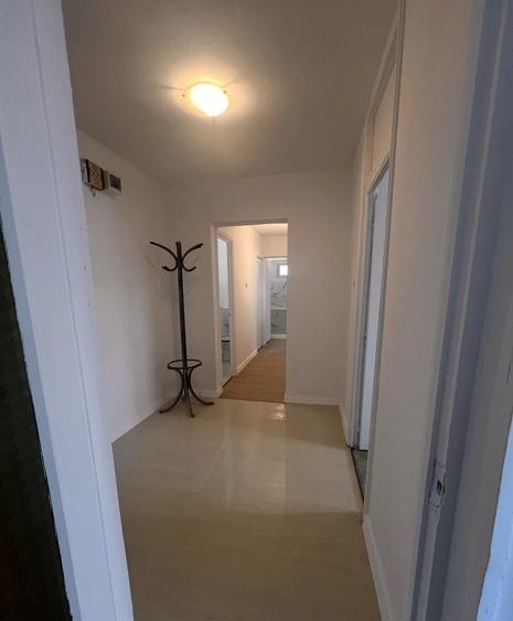 Apartament cu 3 camere decomandat în Dristor