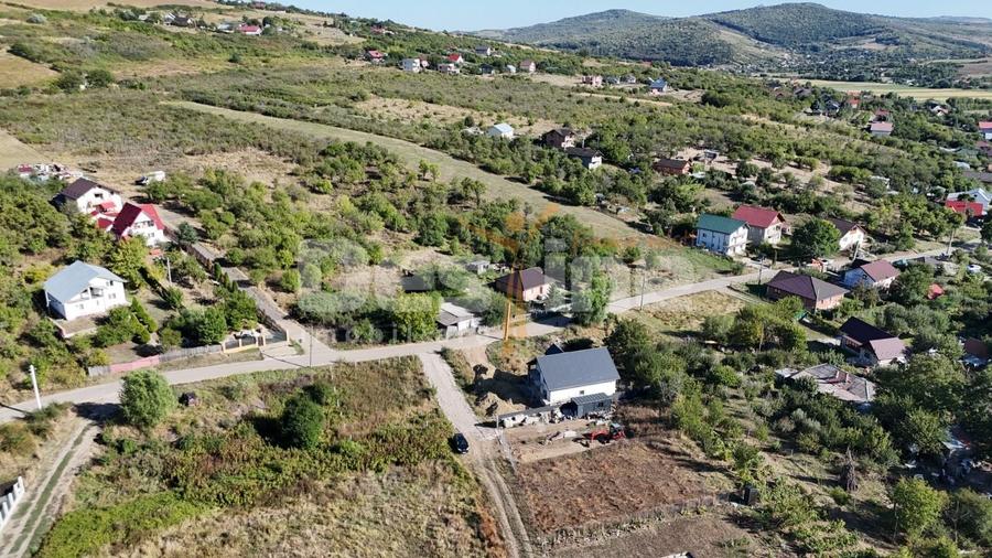 Casă individuală cu 3 camere cu Canalizare în Chicerea