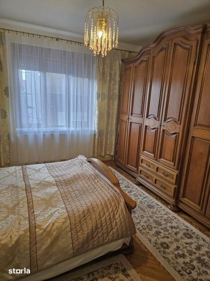 Apartament in asocia?ie (la casa), 3 camere, zona Soarelui - 13