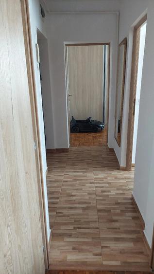 Apartament cu 3 camere nedecomandat în Central