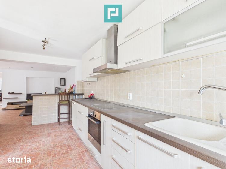 Casă cu 4 camere cu Teren 2778 Mp în Hidiș