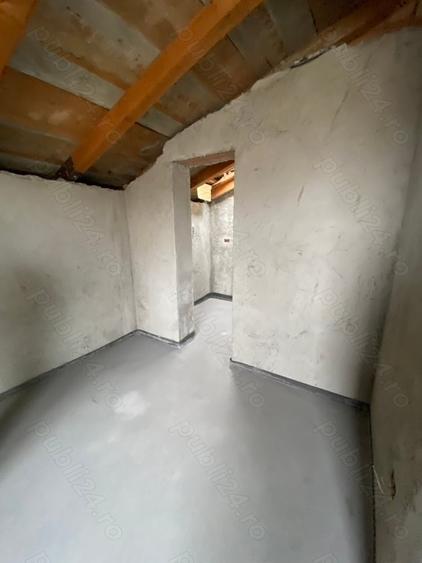 Casă cu 5 camere cu Teren 284 Mp în Ghiroda