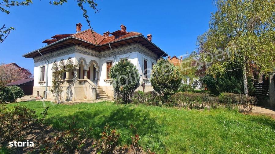 Casă cu 4 camere în Central
