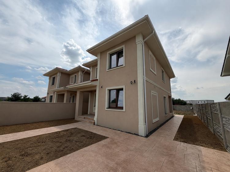 Duplex cu 5 camere cu Teren 397 Mp în Moșnița Nouă