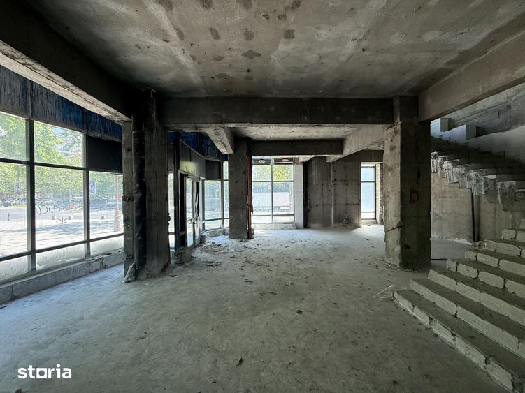 Spațiu comercial, de 246 mp, în Centrul Civic