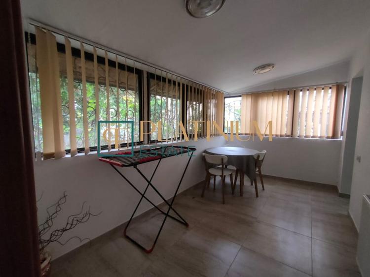 Apartament cu 3 camere decomandat, mobilat în Medicină