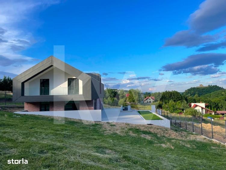 Casă cu 4 camere în Cisnădioara