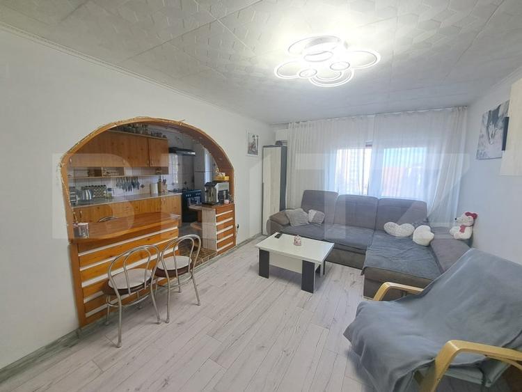 Apartament cu 3 camere decomandat, mobilat în Astra