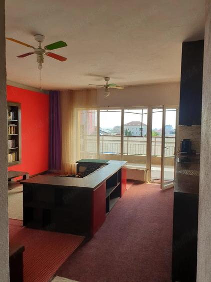 Apartament cu 3 camere decomandat în Zorilor