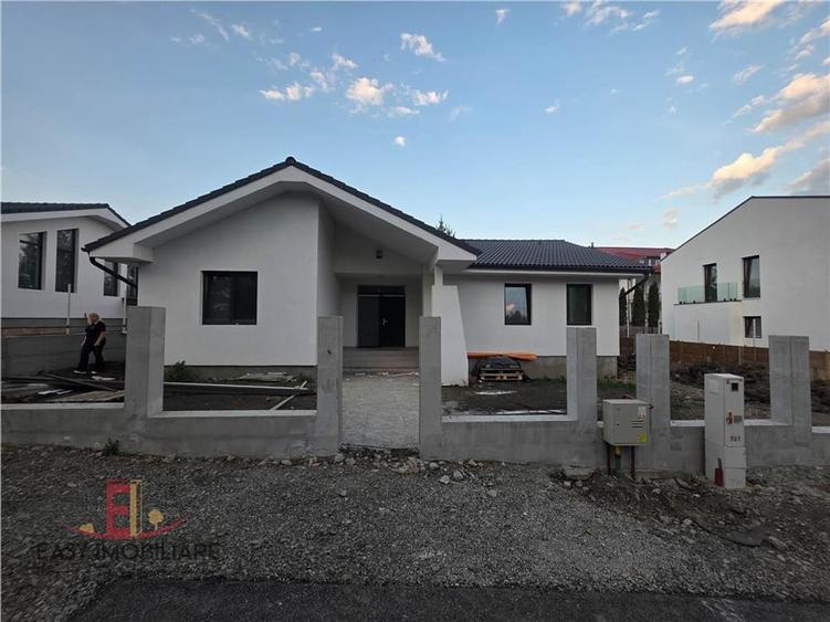 Casă individuală cu 4 camere cu Teren 500 Mp în Tudor