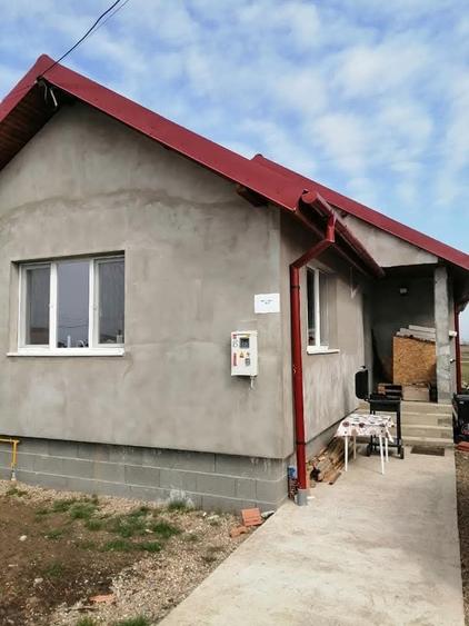 Casă cu 4 camere în Vladimirescu