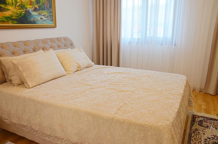 Casă cu 3 camere cu Teren 200 Mp în Bucium