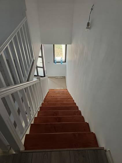 Duplex cu 4 camere cu Canalizare în Valea Lupului