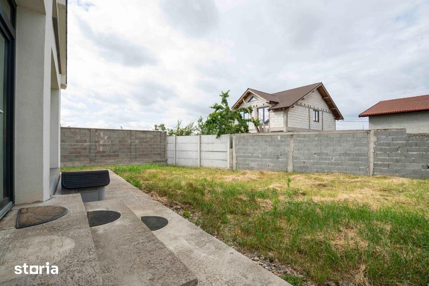 Casă cu 4 camere cu Teren 487 Mp în Sânmartin