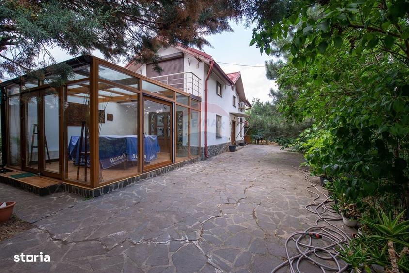 Casă cu 4 camere în Prunaru