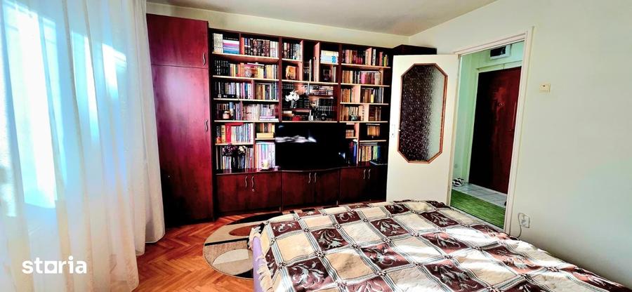 Apartament cu 2 camere decomandat în Exterior Vest