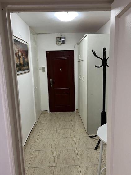 Garsonieră decomandată în Brâncoveanu