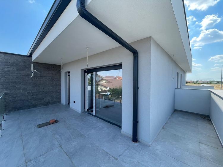 Duplex cu 4 camere cu Canalizare în Dumbrăvița