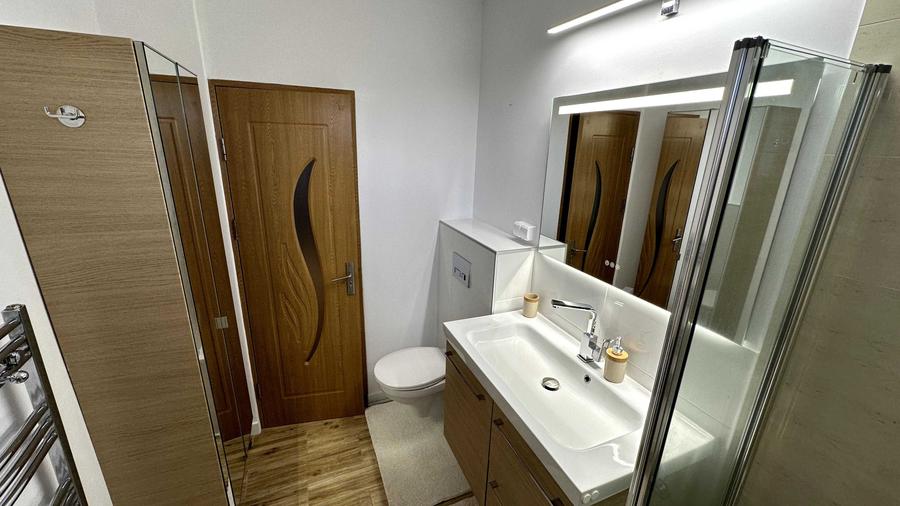 Apartament cu 2 camere decomandat în Pandurilor