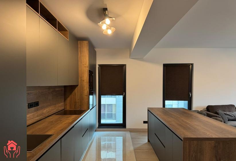 Apartament cu 3 camere semidecomandat, mobilat în P-ța Alba Iulia