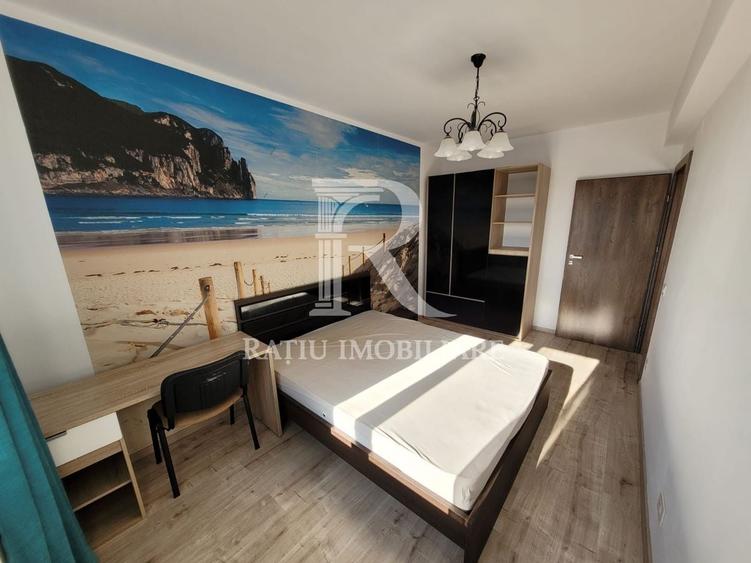 Apartament cu 3 camere decomandat, mobilat în Central