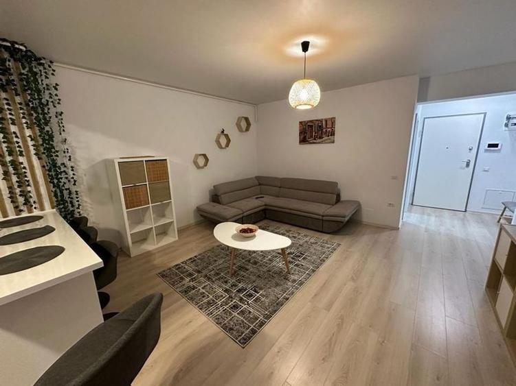 Apartament cu 2 camere semidecomandat în