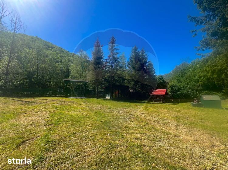 Casă cu Teren 2362 Mp în Tulnici