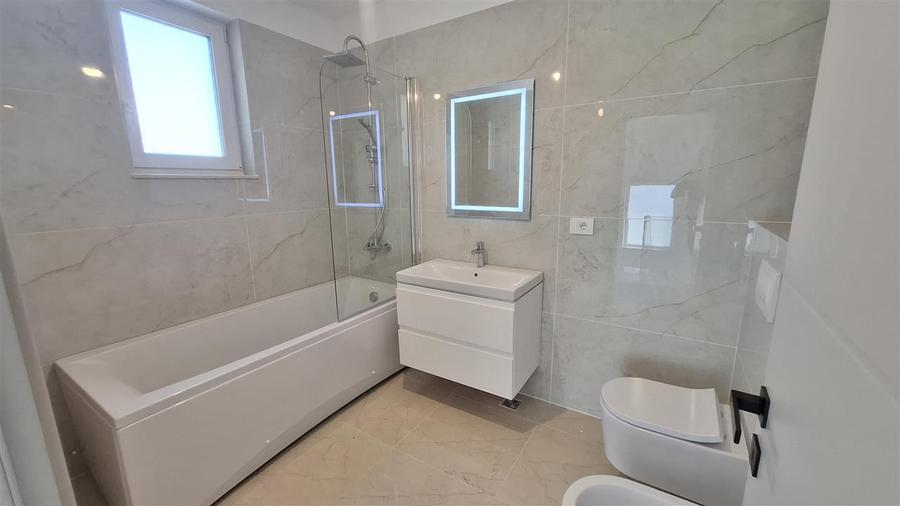 Duplex cu 4 camere cu Canalizare în Valea Lupului