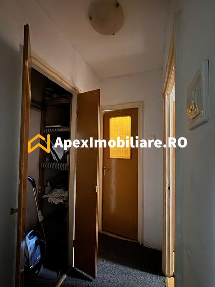 Apartament cu 4 camere decomandat în Costin Georgian