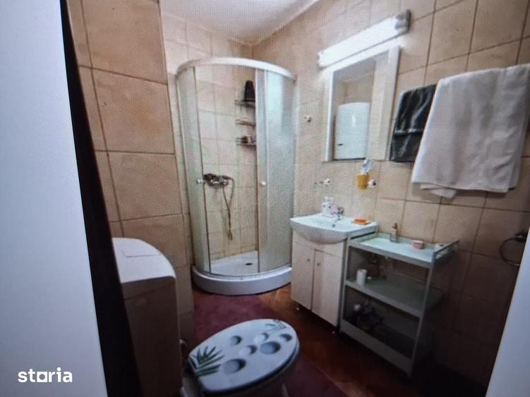 Garsonieră decomandată în Decebal