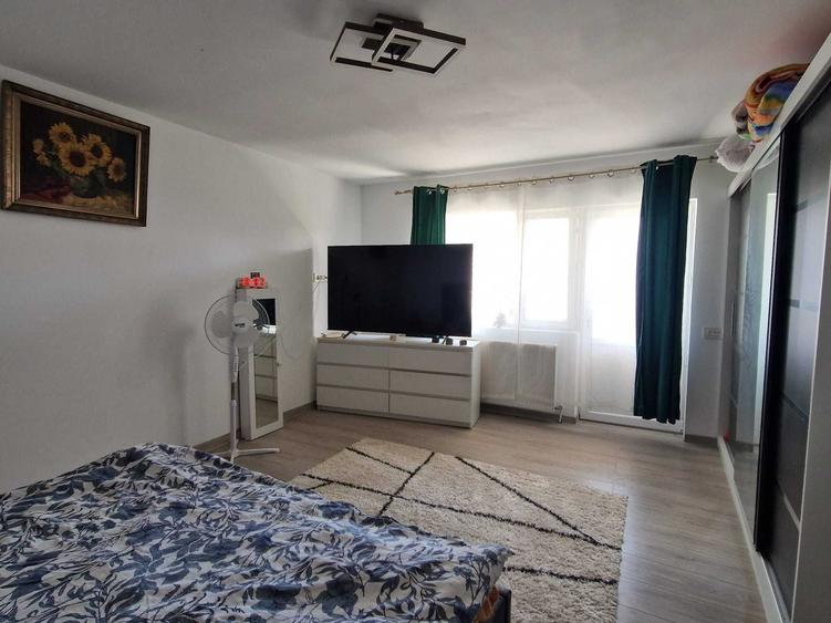 Casă cu 4 camere în Exterior Vest