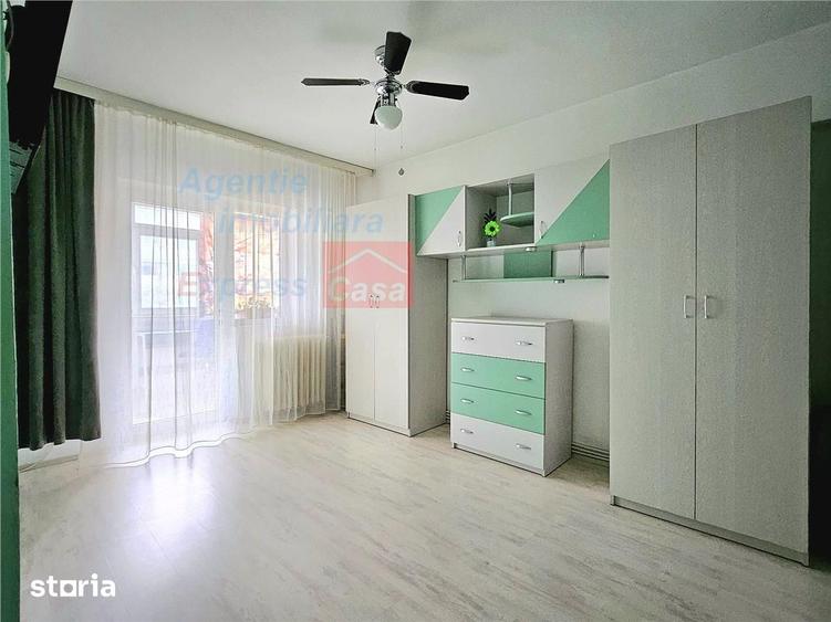 Apartament cu 3 camere decomandat, mobilat în Ultracentral
