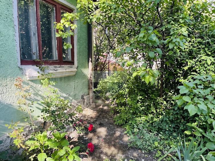 Casă cu Teren 495 Mp în Girocului
