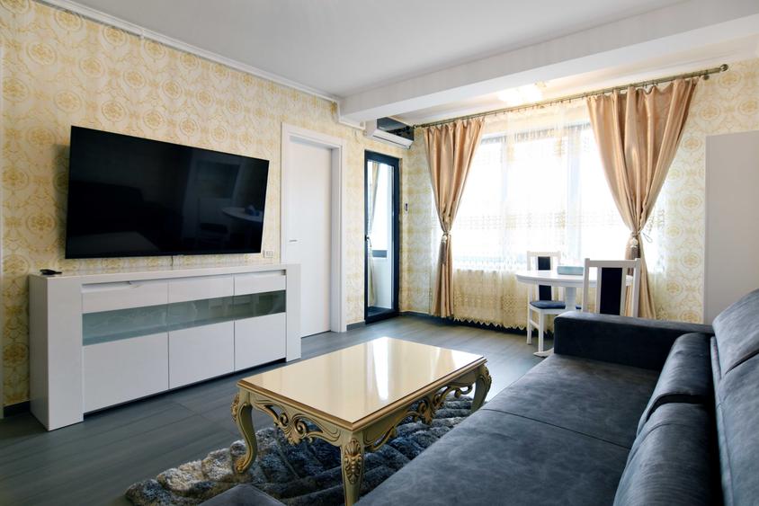 Apartament cu 7 camere decomandat în Brâncoveanu
