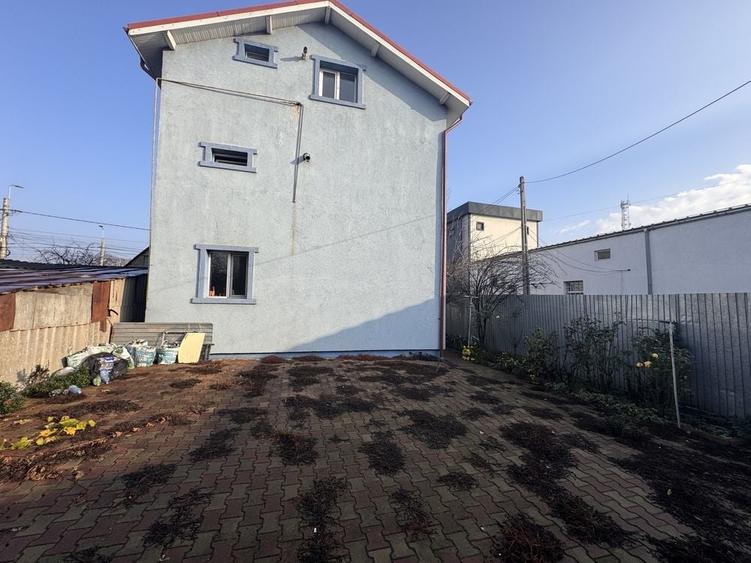Casă cu 4 camere în Central