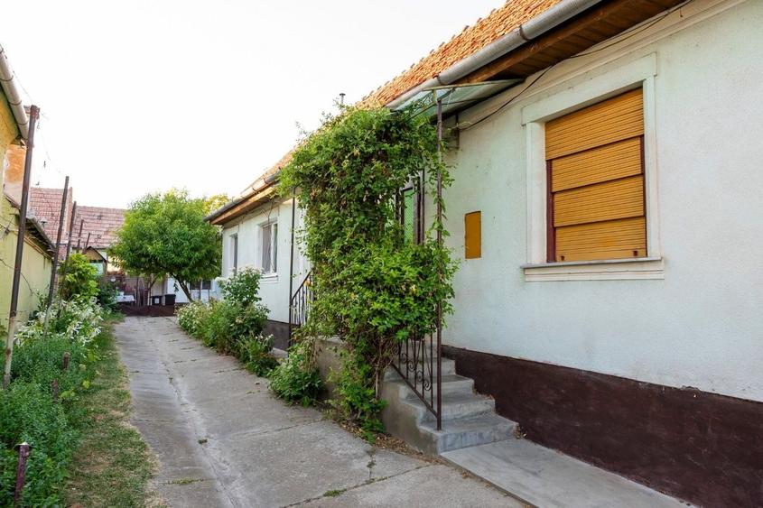 Casă cu 3 camere în Ciugud