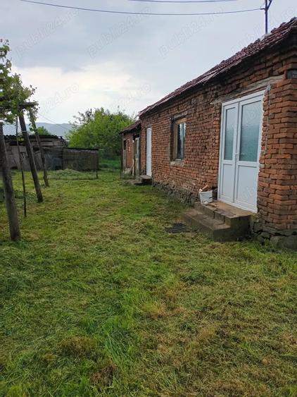 Casă cu 3 camere cu Teren 6000 Mp în Bretea Mureșană