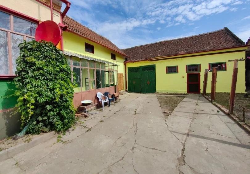 Casă individuală cu 3 camere cu Teren 2448 Mp în Chesinț