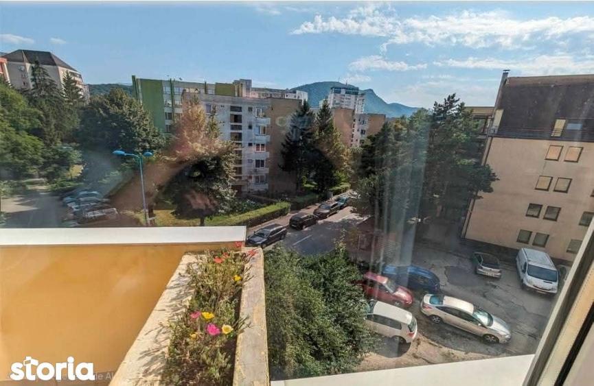 Apartament cu 3 camere decomandat în Centrul Civic