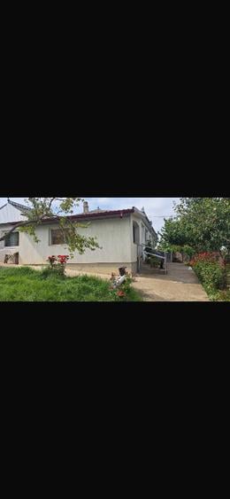 Casă individuală cu 5 camere cu Teren 4000 Mp în Blândești
