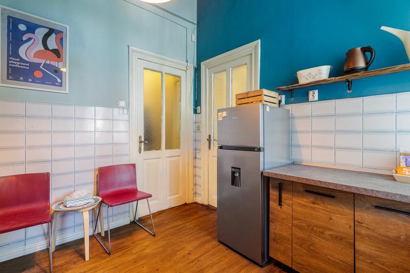 Apartament cu 3 camere decomandat în Calea Victoriei