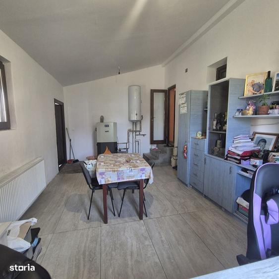 Casă cu 4 camere cu Teren 500 Mp în Frumușeni