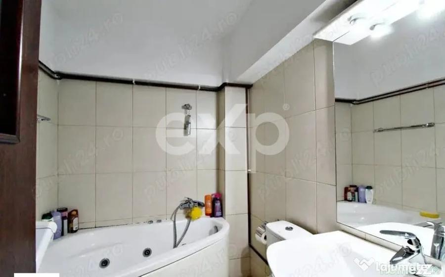 Apartament cu 3 camere decomandat în Central