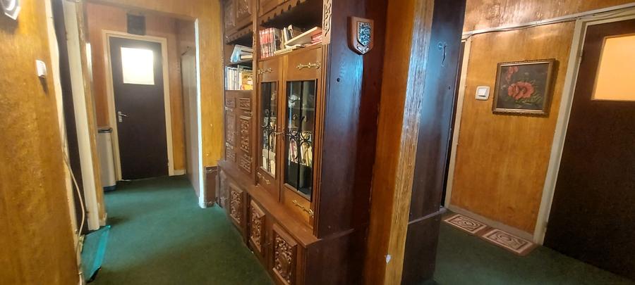 Apartament cu 4 camere decomandat în Drumul Taberei