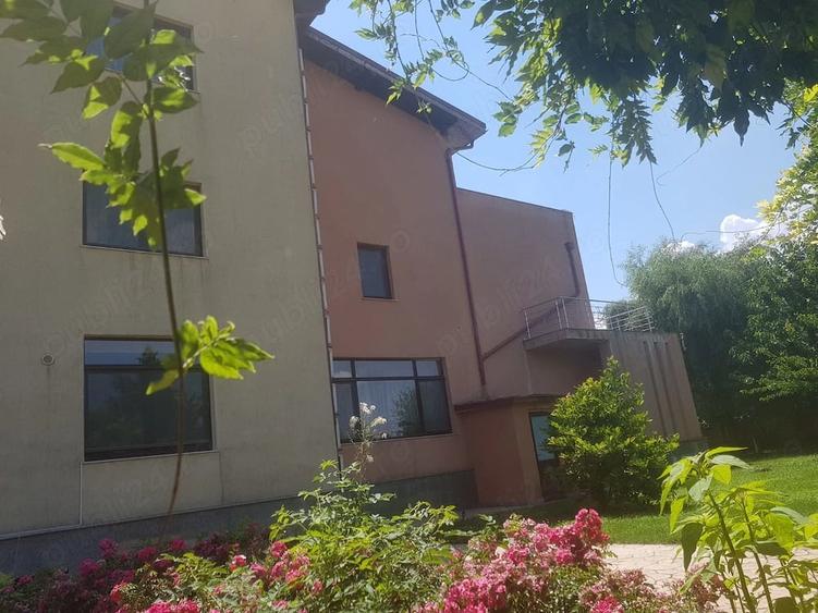 Casă cu Teren 1250 Mp în Central
