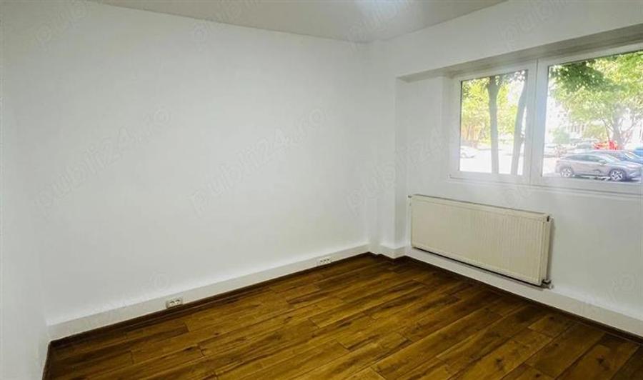 Apartament cu 4 camere decomandat în Tineretului