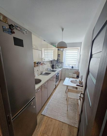 Apartament cu 3 camere decomandat în Dâmbul Rotund