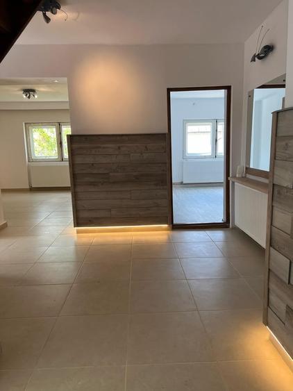 Casă cu Teren 300 Mp în Central