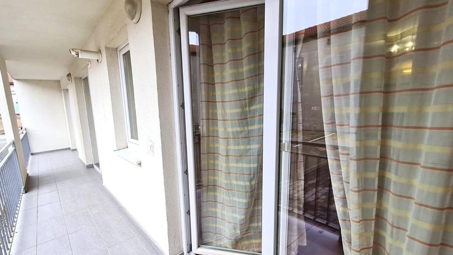 Apartament cu 3 camere, mobilat în Lazaret